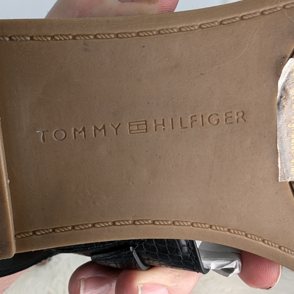Tommy Hilfiger leather sandals, women's size 8, black - Picture 5 of 5